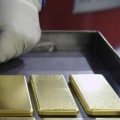 What happens to the price of gold during a recession?