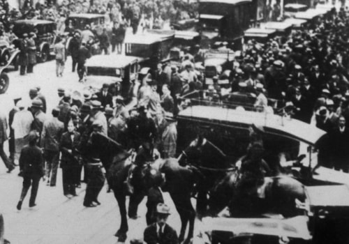 What happens to gold if stock market crashes?